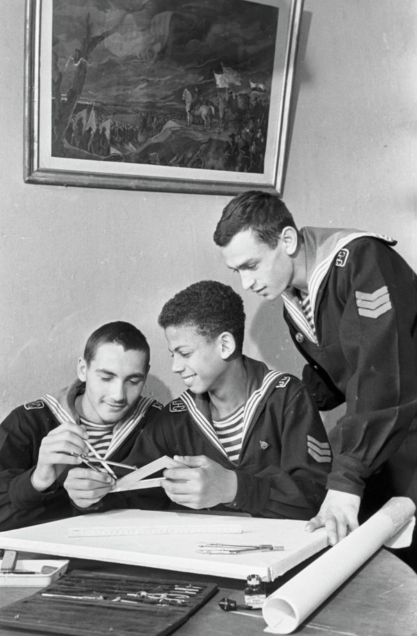 Patterson, center, with fellow cadets at the Nakhimov Naval School in Riga in 1949. Patterson, center, with fellow cadets at the Nakhimov Naval School in Riga in 1949. - Sputnik International