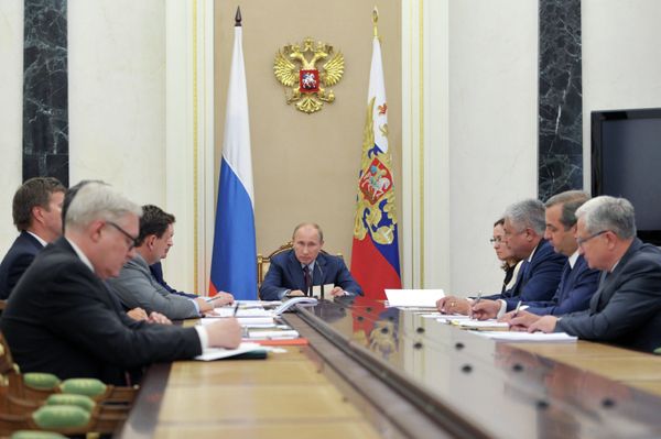 Russia Must Fight Ethnic Criminal Gangs, Extremism – Putin - Sputnik International