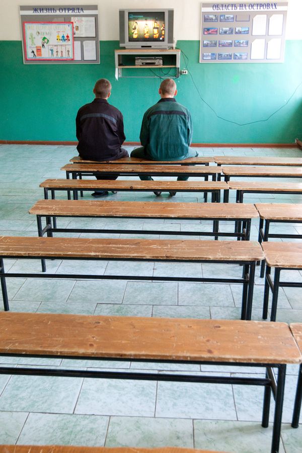 Russian Prison Service Hails Fall in Number of Jailed Minors - Sputnik International