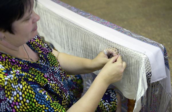 How Russian Shawls Are Made - Sputnik International