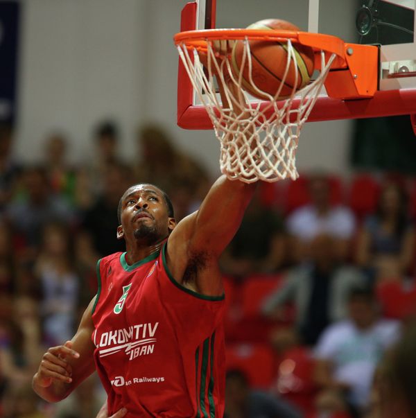 Ex-NBA Forward Brown Re-Signs With Russian Team - Sputnik International