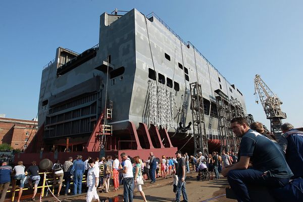 Russian Shipyard Completes Stern for First Mistral Warship - Sputnik International