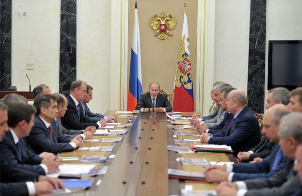Putin Urges Readiness Against Cyber and Outer Space Attacks - Sputnik International