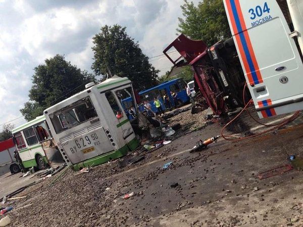 Lorry Hits Bus in Fatal Moscow Crash, 14 Dead – Ministry Lorry Hits Bus in Fatal Moscow Crash, 14 Dead – Ministry - Sputnik International