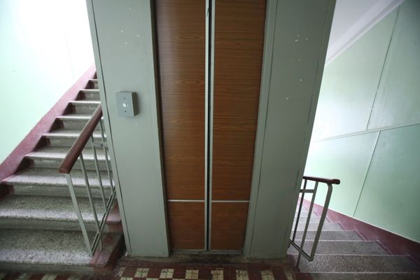 Russian Woman Gets Head Stuck While Having Sex on Stairs - Sputnik International
