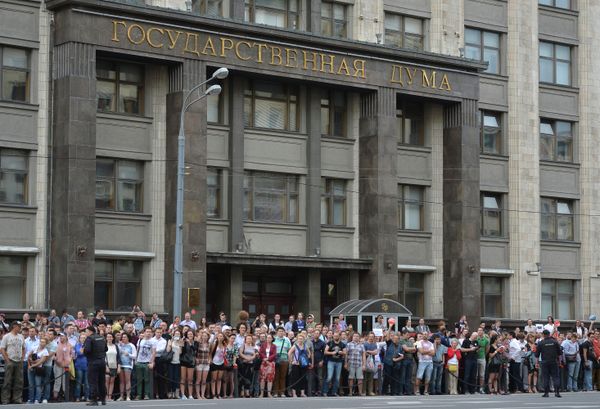 A rally in front of the State Duma in Moscow A rally in front of the State Duma in Moscow - Sputnik International