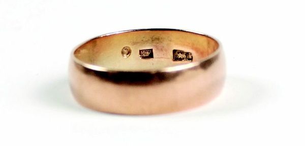 Lee Harvey Oswald’s wedding band has engravings symbolic of the Soviet Union. - Sputnik International