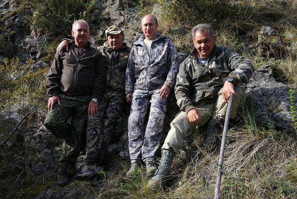 Vladimir Putin and Dmitry Medvedev Holiday in Siberia Vladimir Putin and Dmitry Medvedev Holiday in Siberia - Sputnik International