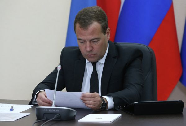 Dmitry Medvedev - Sputnik International