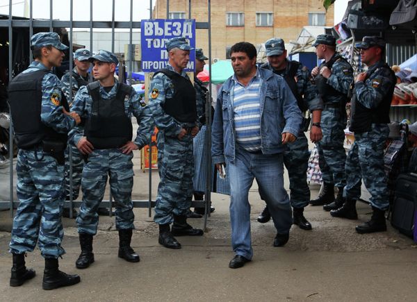 Over 1,700 Migrants Detained in Moscow Police Raid - Sputnik International
