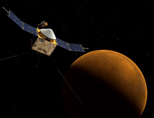 This artist's concept shows the MAVEN spacecraft orbiting Mars - Sputnik International