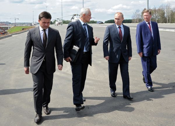 Putin Urges Coordinated Plan for New Highway Around Moscow - Sputnik International