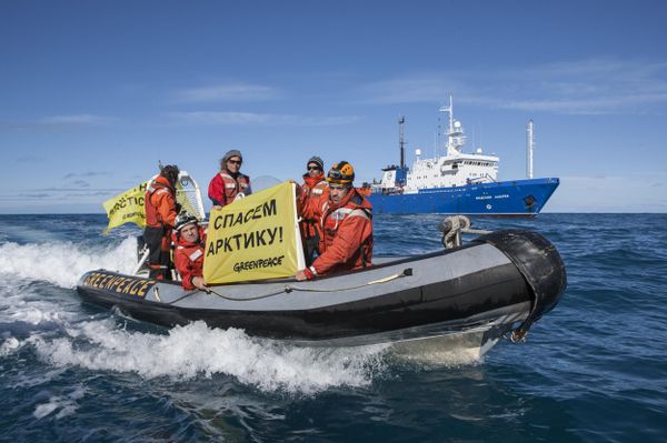 Greenpeace Ends 2-Day Protest Against Rosneft in Arctic Greenpeace Ends 2-Day Protest Against Rosneft in Arctic - Sputnik International