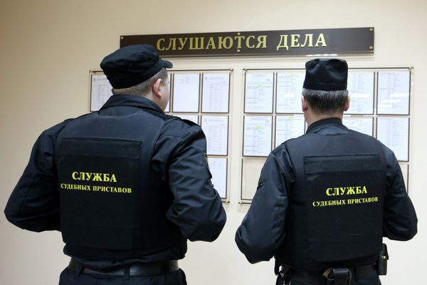 Bailiffs Seize 11 Vehicles from Russian Tax Dodger - Sputnik International