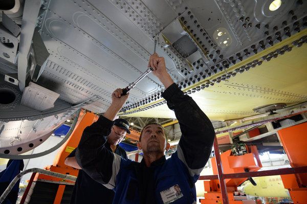 Building the Sukhoi Superjet - Sputnik International