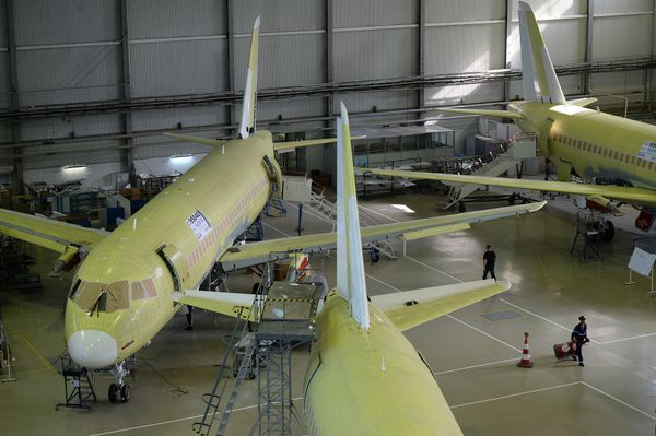Sukhoi Superjets being assembled at the Sukhoi plant in Komsomolsk-on-Amur, eastern Russia. - Sputnik International