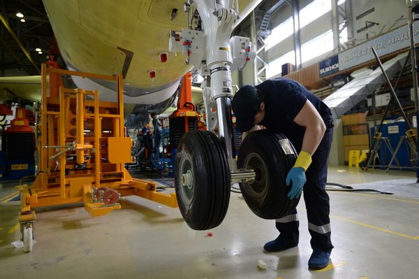 Building the Sukhoi Superjet - Sputnik International