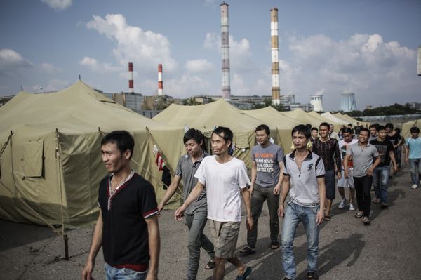 Moscow Authorities Close Migrant Tent Camp - Sputnik International