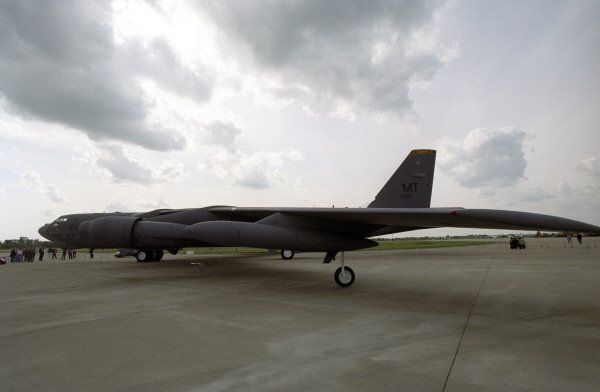 A US B-52 strategic bomber is on display at an air show near Moscow in 2003. - Sputnik International
