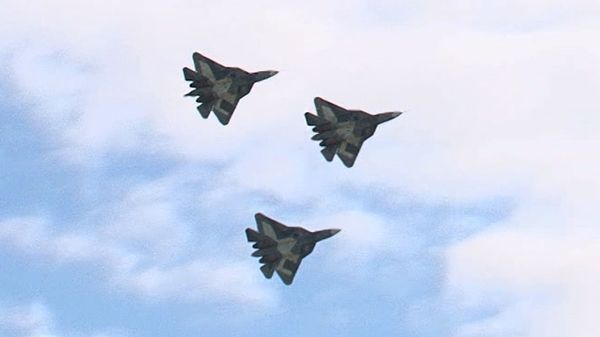 T-50 Fighters Thrill Spectators at Russian Air Show - Sputnik International