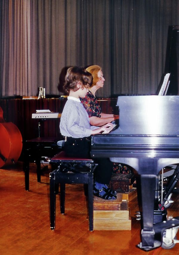 Five-year-old Anton Sviridenko plays his first piano recital with his teacher from the Perkins School for the Blind, Adele Trytko, who taught him for 14 years. Five-year-old Anton Sviridenko plays his first piano recital with his teacher from the Perkins School for the Blind, Adele Trytko, who taught him for 14 years. - Sputnik International