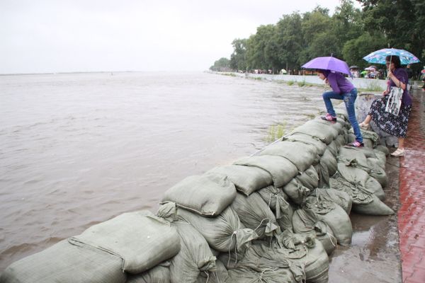 Water Level Rises in Amur River Near Flood-Hit Khabarovsk Water Level Rises in Amur River Near Flood-Hit Khabarovsk - Sputnik International