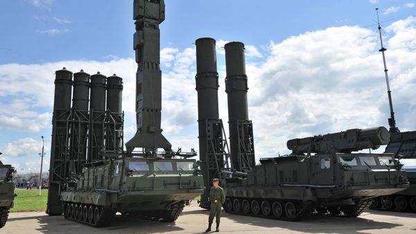 S-300 missile defense systems - Sputnik International