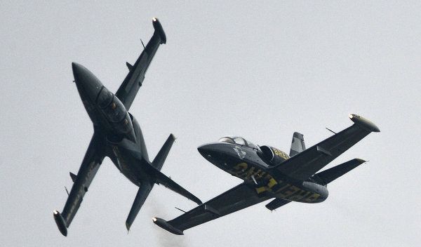 Incredible Maneuvers at the MAKS Airshow Incredible Maneuvers at the MAKS Airshow - Sputnik International