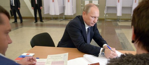 Russian President Vladimir Putin casting his vote in the Moscow mayoral elections. Russian President Vladimir Putin casting his vote in the Moscow mayoral elections. - Sputnik International