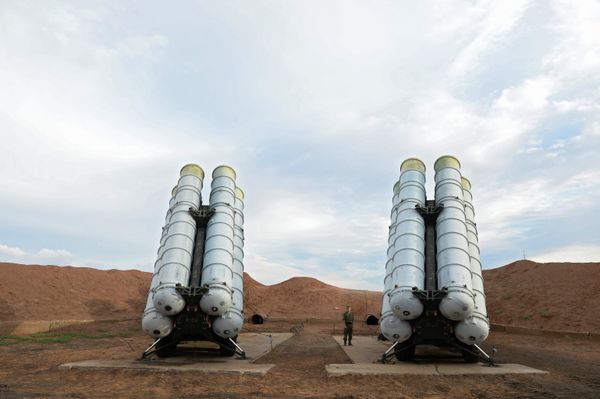 Air defense systems accounted for a significant part of Russia’s arms exports in 2012 - Sputnik International