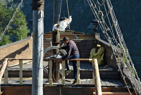 Siberian Enthusiast Recreates Disney’s Black Pearl Ship - Sputnik International