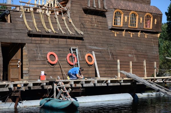 Siberian Enthusiast Recreates Disney’s Black Pearl Ship - Sputnik International