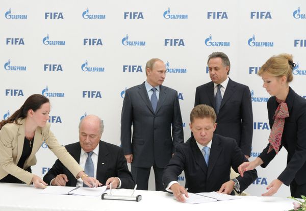 FIFA President Sepp Blatter, Russian President Vladimir Putin, Sports Minister Vitaly Mutko and Gazprom CEO Alexei Miller during a signing ceremony, September 14, 2013 FIFA President Sepp Blatter, Russian President Vladimir Putin, Sports Minister Vitaly Mutko and Gazprom CEO Alexei Miller during a signing ceremony, September 14, 2013 - Sputnik International