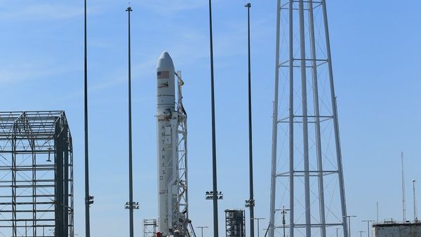 Orbital Sciences Corp., Friday rolled out its Antares rocket and Cygnus Spacecraft to the Mid-Atlantic Regional Spaceport Pad-0A at NASA's Wallops Flight Facility - Sputnik International