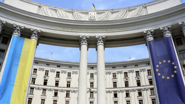 Russia to Offer Ukraine Major Joint Projects if No EU Deal Is Signed - Sputnik International