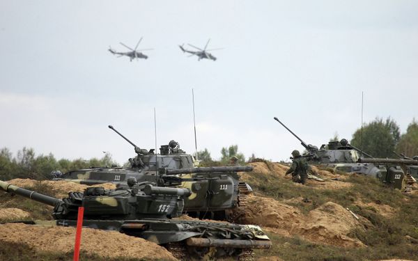 Russia, Belarus Conduct Joint Military Exercises: Zapad-2013 - Sputnik International