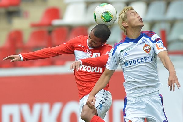 Keisuke Honda (right) during the game with Spartak Moscow September, 22 - Sputnik International