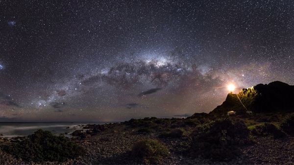 Guiding Light to the Stars by Mark Gee - Sputnik International