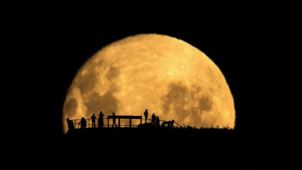 Moon Silhouettes by Mark Gee Moon Silhouettes by Mark Gee - Sputnik International