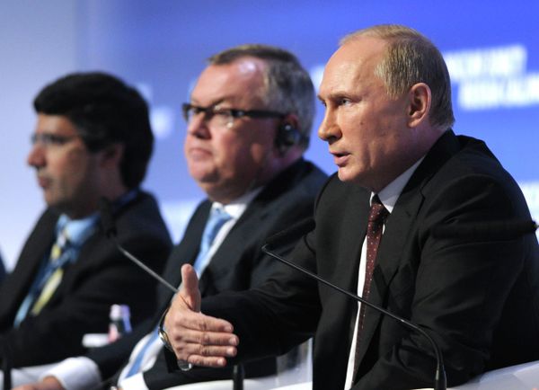 Vladimir Putin at the “Russia Calling” investment forum - Sputnik International