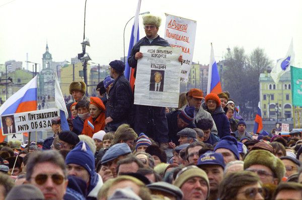 Russia’s 1993 Political Crisis, Storming the White House - Sputnik International