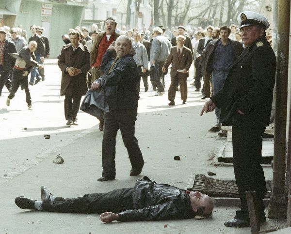 Russia’s 1993 Political Crisis, Storming the White House - Sputnik International