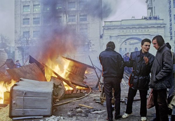 Russia’s 1993 Political Crisis, Storming the White House - Sputnik International