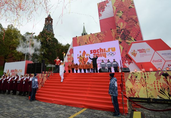 Anastasia Davydova starting the Russian olympic torch relay - Sputnik International