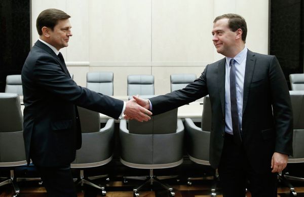 Former Deputy Defense Minister Oleg Ostapenko with Prime Minister Dmitry Medvedev - Sputnik International