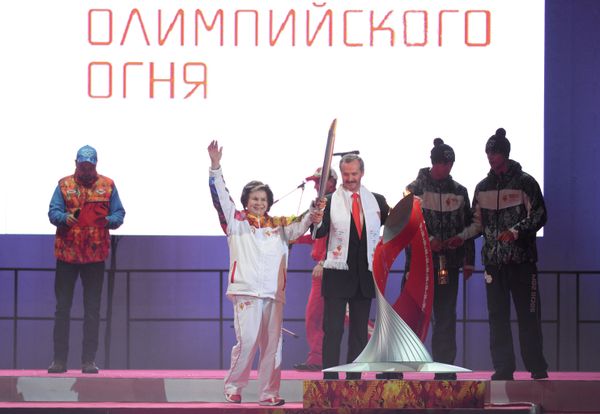 Valentina Tereshkova, the first woman in space, lit the Olympic cauldron - Sputnik International