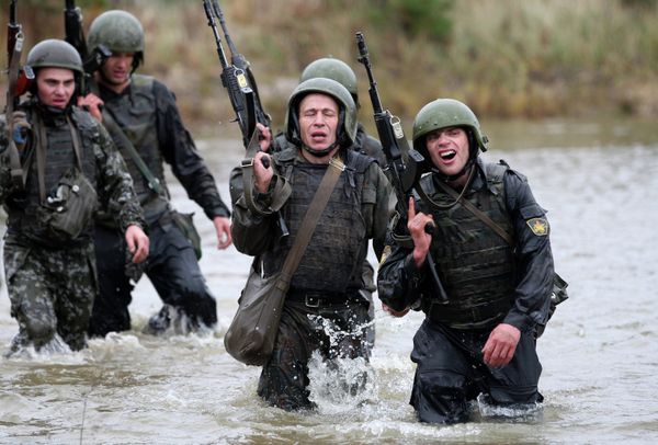 Russian Units Fight for the Right to Wear a Crimson Beret - Sputnik International