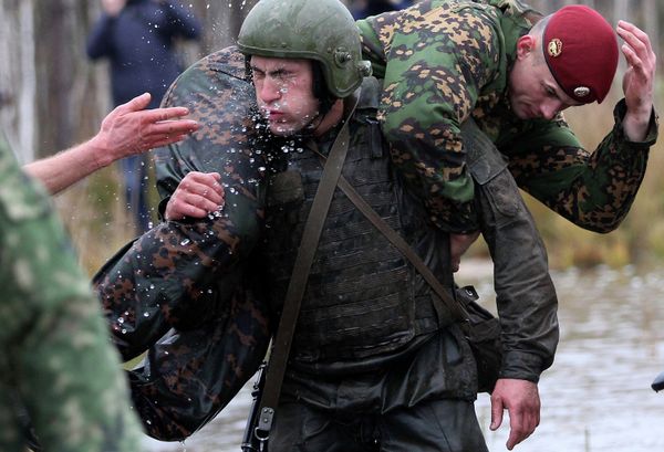 Russian Units Fight for the Right to Wear a Crimson Beret - Sputnik International