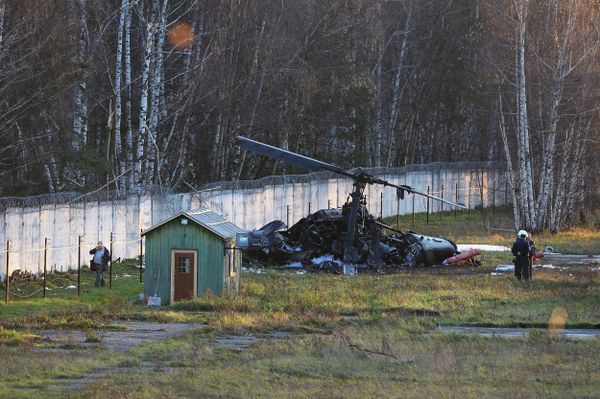 The crash site of a military helicopter in Moscow - Sputnik International