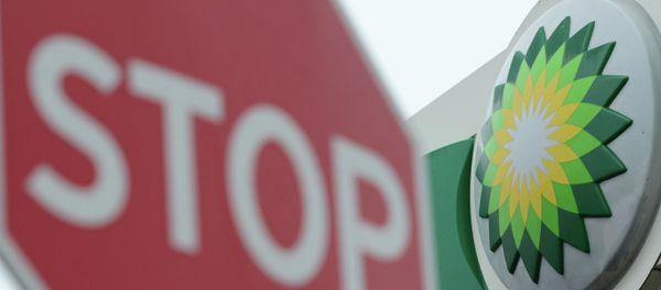 Вывеска одного из заправочных комплексов BP в Москве Вывеска одного из заправочных комплексов BP в Москве - Sputnik International
